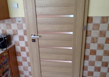 Drzwi Vivento kolor Dąb miodowy , Prestige PU-06 + Zabudowa ościeżnicy stalowej .